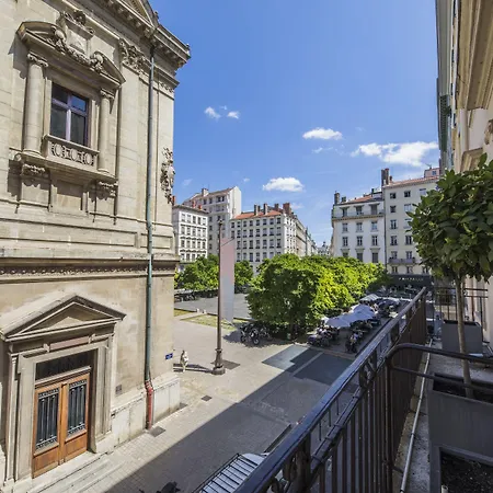 Hotel Des Artistes-3